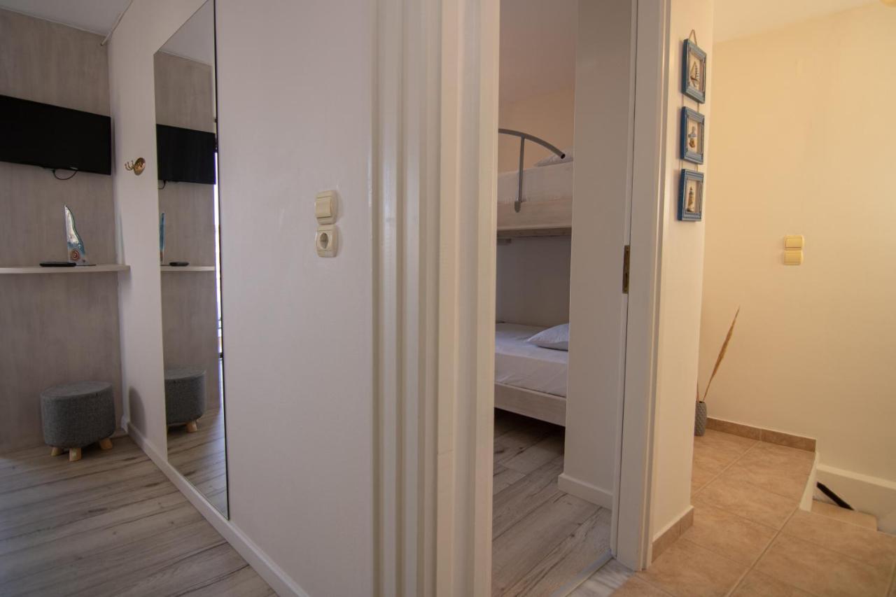 The Island House - Family Size Apt - Overlooking The Aegean - 3 Steps From The Beach موخلوس المظهر الخارجي الصورة