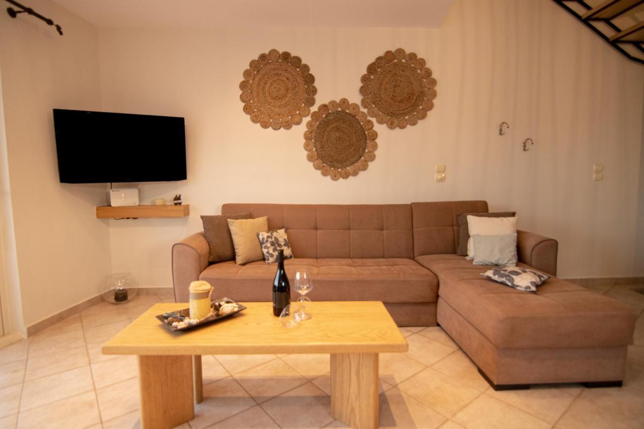 The Island House - Family Size Apt - Overlooking The Aegean - 3 Steps From The Beach موخلوس المظهر الخارجي الصورة
