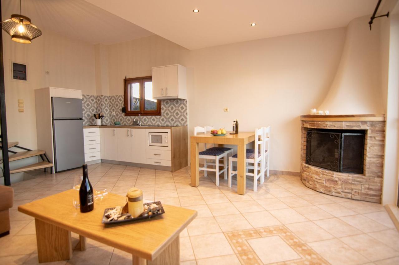 The Island House - Family Size Apt - Overlooking The Aegean - 3 Steps From The Beach موخلوس المظهر الخارجي الصورة