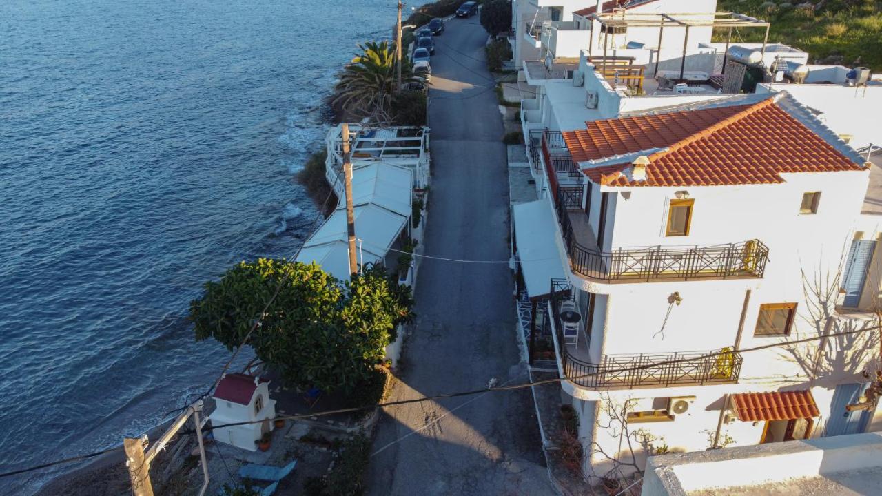 The Island House - Family Size Apt - Overlooking The Aegean - 3 Steps From The Beach موخلوس المظهر الخارجي الصورة