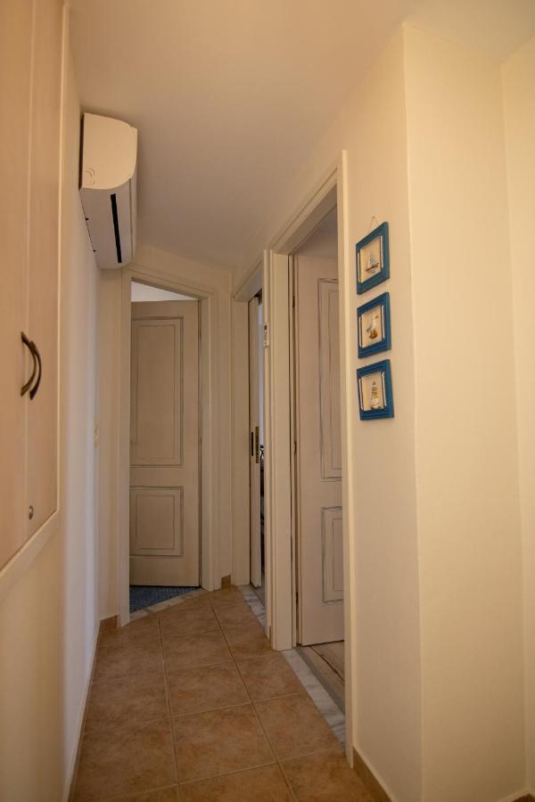 The Island House - Family Size Apt - Overlooking The Aegean - 3 Steps From The Beach موخلوس المظهر الخارجي الصورة