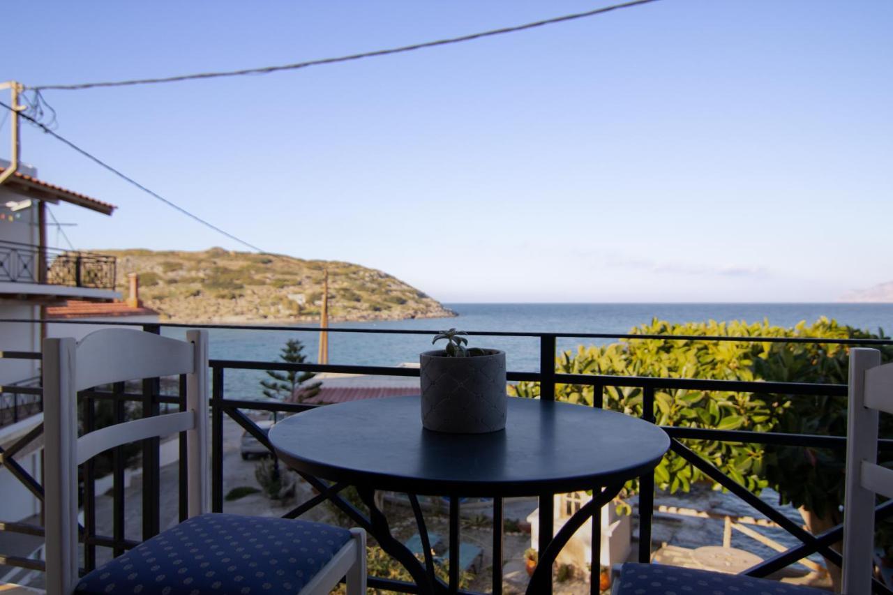The Island House - Family Size Apt - Overlooking The Aegean - 3 Steps From The Beach موخلوس المظهر الخارجي الصورة