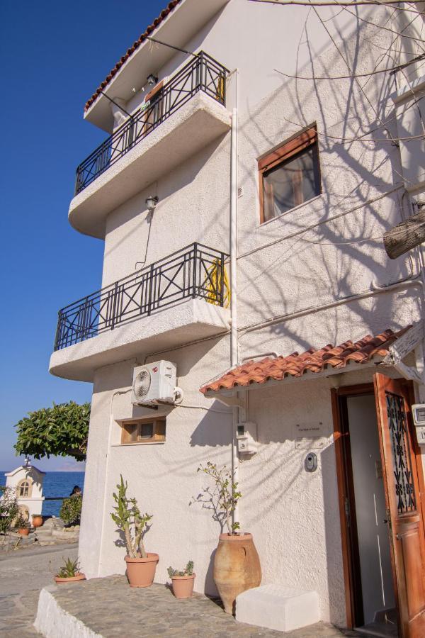 The Island House - Family Size Apt - Overlooking The Aegean - 3 Steps From The Beach موخلوس المظهر الخارجي الصورة